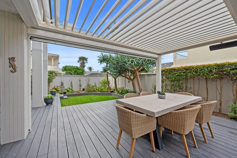 Photo of property in 9 Craig Road, Milford, Auckland, 0620