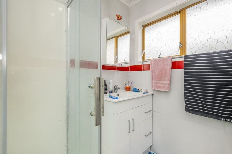 Photo of property in 302 Swanson Road, Henderson, Auckland, 0610