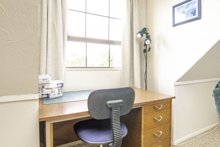 Photo of property in 68 Pencarrow Street, Highbury, Palmerston North, 4412