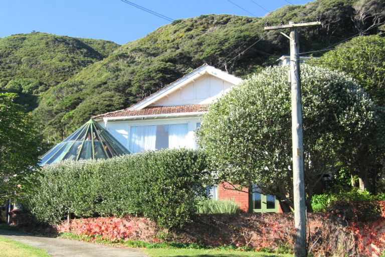 Photo of property in 24 Mahoe Street, Eastbourne, Lower Hutt, 5013
