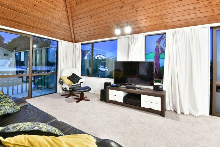 Photo of property in 56a Swann Beach Road, Stanmore Bay, Whangaparaoa, 0932