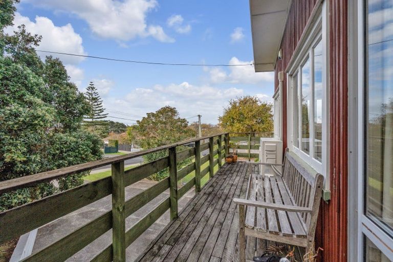 Photo of property in 67 Beach Road, Mellons Bay, Auckland, 2014