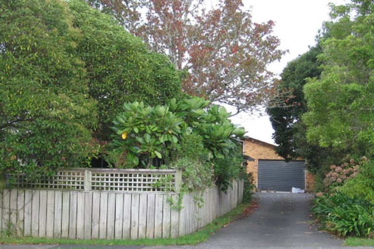 Photo of property in 289 Royal Road, Massey, Auckland, 0614