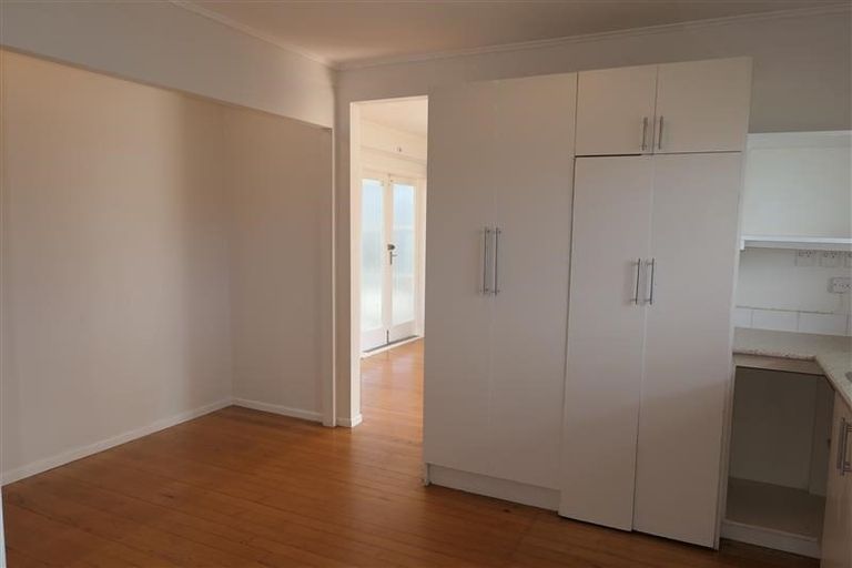 Photo of property in 13 Glen Marine Parade, Glendene, Auckland, 0602