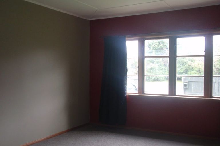 Photo of property in 110 Cambridge Terrace, Fairfield, Lower Hutt, 5011
