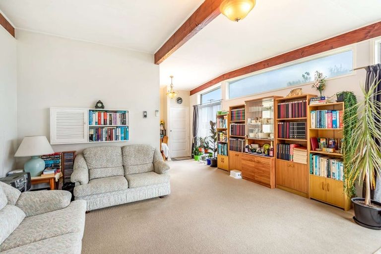 Photo of property in 65 Skerman Street, Marton, 4710