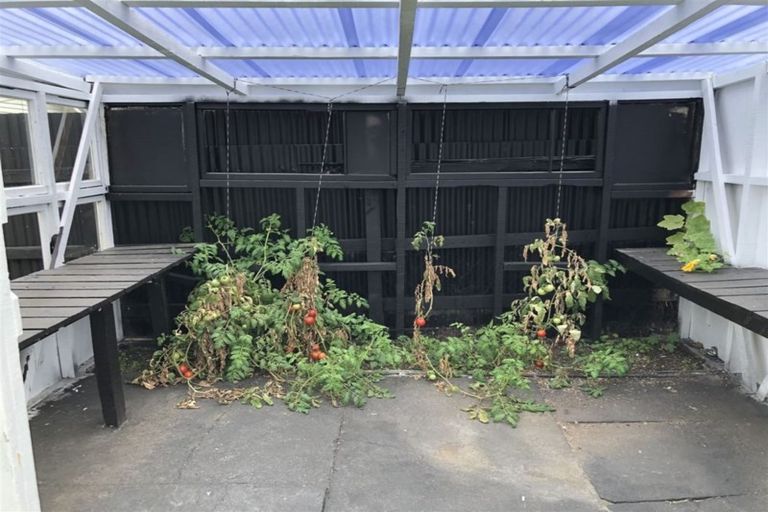 Photo of property in 180 Puriri Street, Castlecliff, Whanganui, 4501