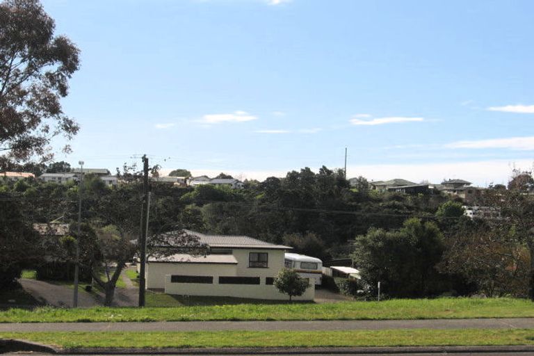 Photo of property in 1 Meadowviews Drive, Welcome Bay, Tauranga, 3112