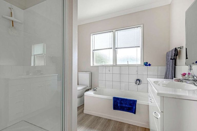 Photo of property in 24 The Fairway, Whakatane, 3120