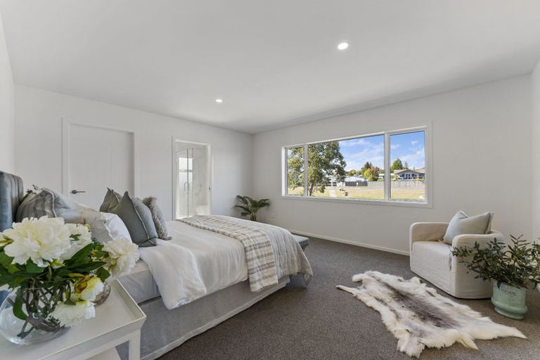 Photo of property in 9 Otaketake Drive, Kinloch, 3377