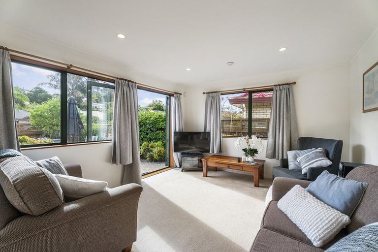 Photo of property in 28 Red Hibiscus Road, Stanmore Bay, Whangaparaoa, 0932