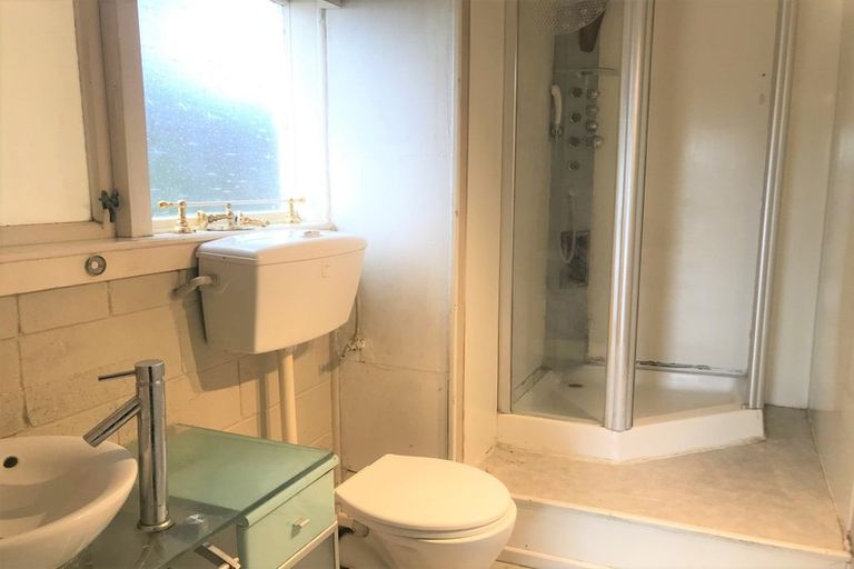 Photo of property in 32 Royal Road, Massey, Auckland, 0614