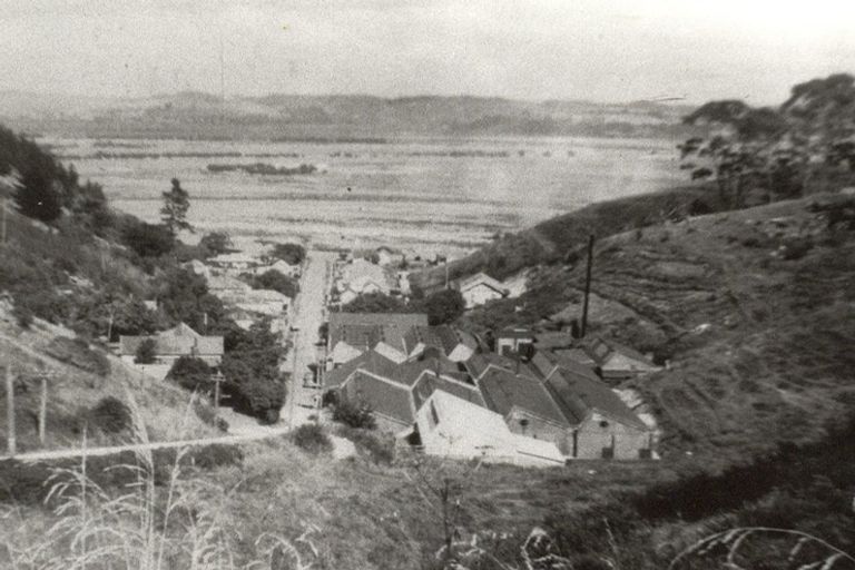 Photo of property in 36 Main Street, Hospital Hill, Napier, 4110