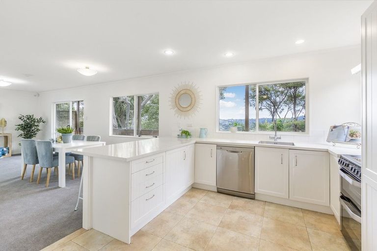 Photo of property in 21 Shetland Street, Glen Eden, Auckland, 0602