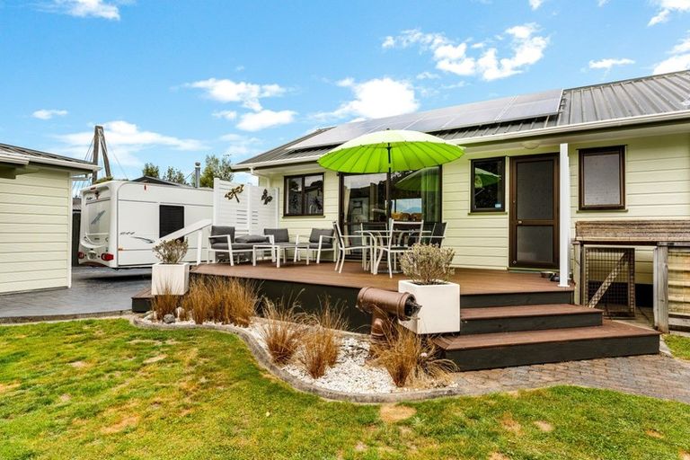 Photo of property in 42 Delaware Grove, Totara Park, Upper Hutt, 5018