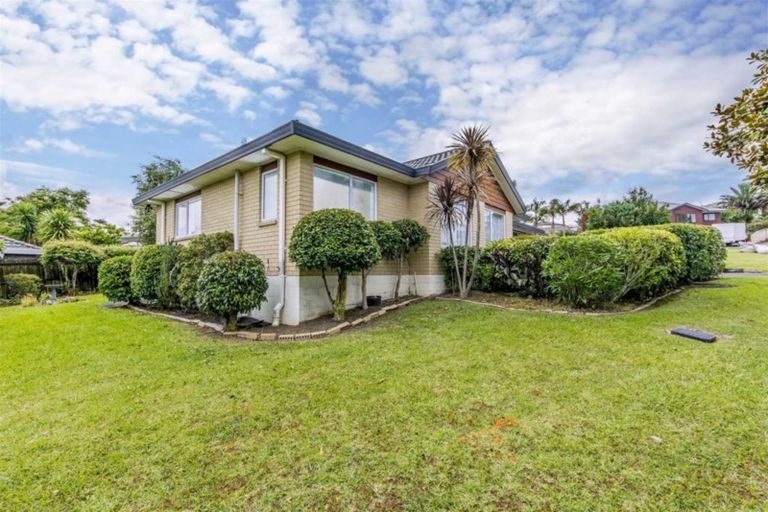 Photo of property in 10 Gala Place, Henderson, Auckland, 0612