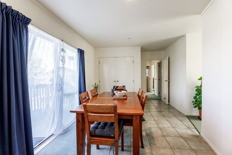 Photo of property in 23 Broadfield Street, Massey, Auckland, 0614