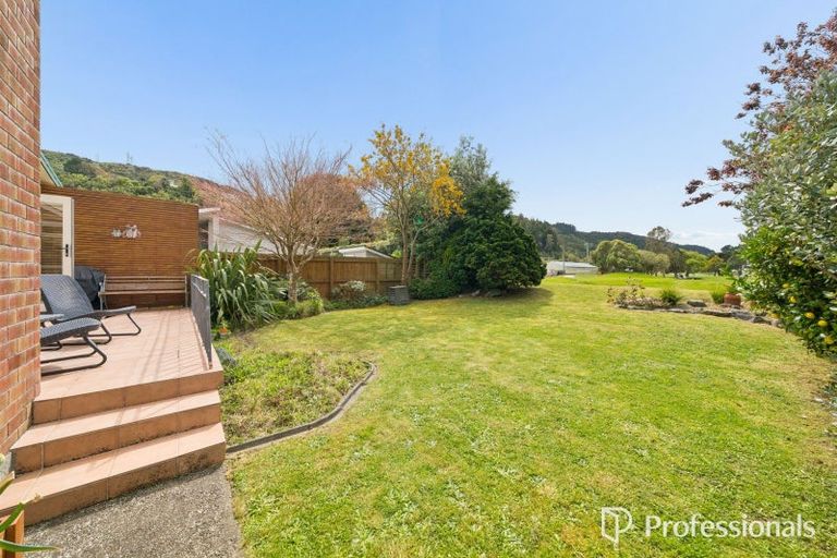 Photo of property in 3 York Avenue, Manor Park, Lower Hutt, 5019