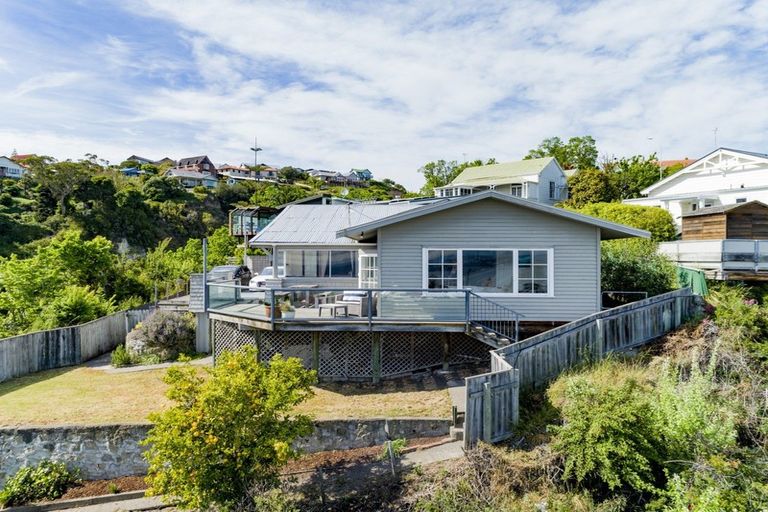 Photo of property in 18 Milton Terrace, Hospital Hill, Napier, 4110