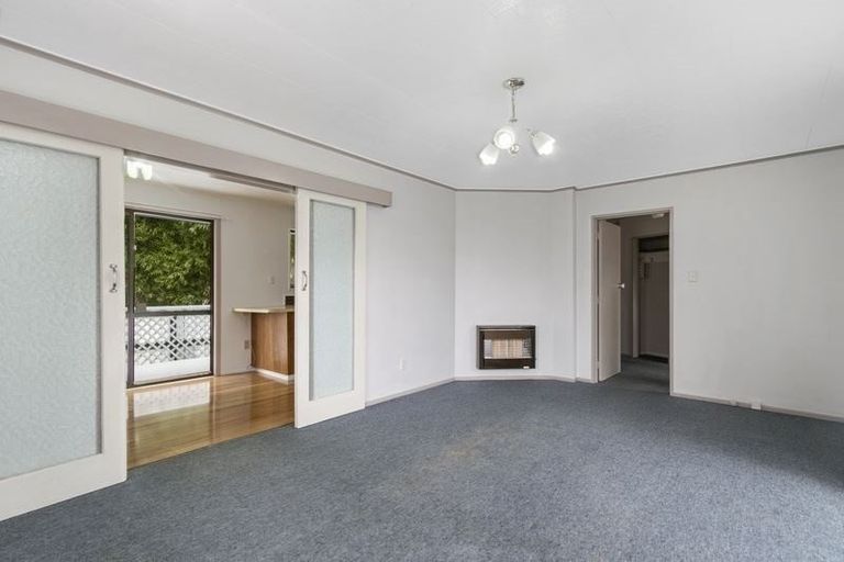 Photo of property in 353 Wellington Road, Wainuiomata, Lower Hutt, 5014
