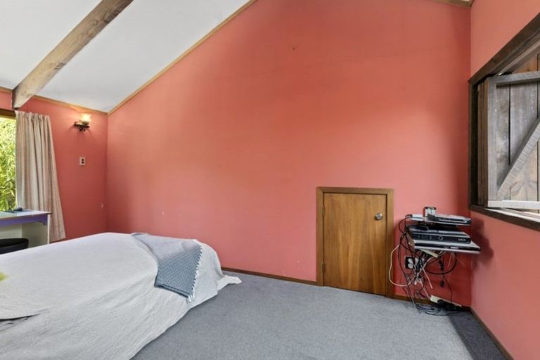 Photo of property in 5 Dalton Grove, Stokes Valley, Lower Hutt, 5019