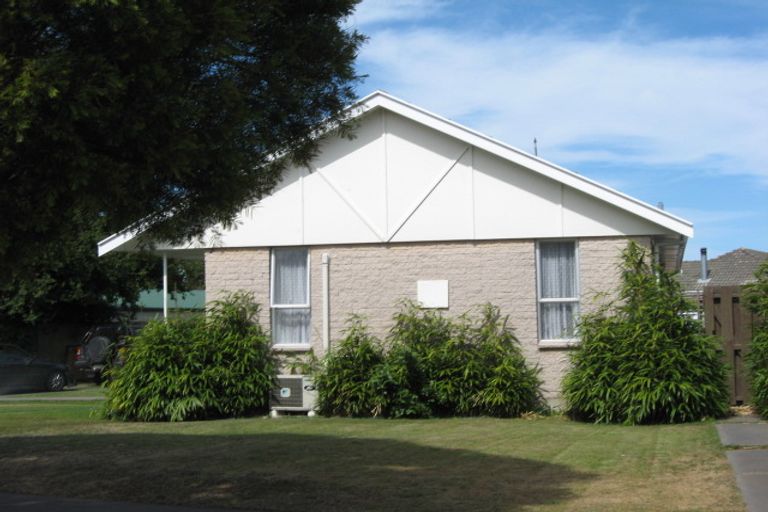 Photo of property in 3 Karlaw Place, Parklands, Christchurch, 8083