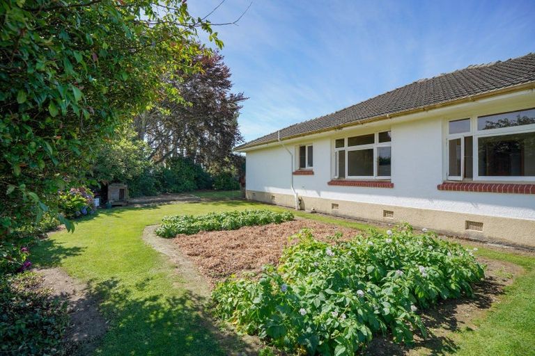 Photo of property in 1048 Lochiel-branxholme Road, Branxholme, Invercargill, 9874