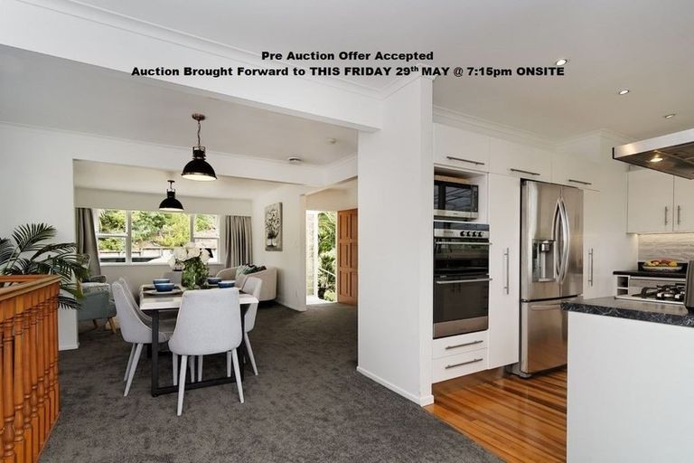 Photo of property in 315 Sturges Road, Henderson Valley, Auckland, 0612