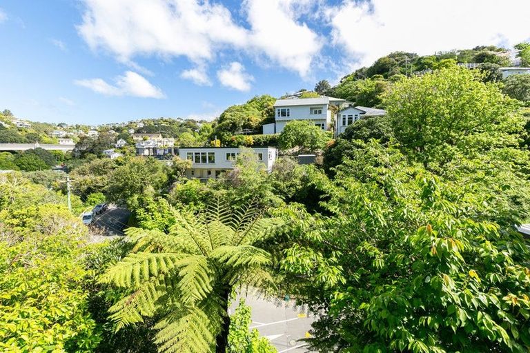 Photo of property in 6 Governor Road, Northland, Wellington, 6012