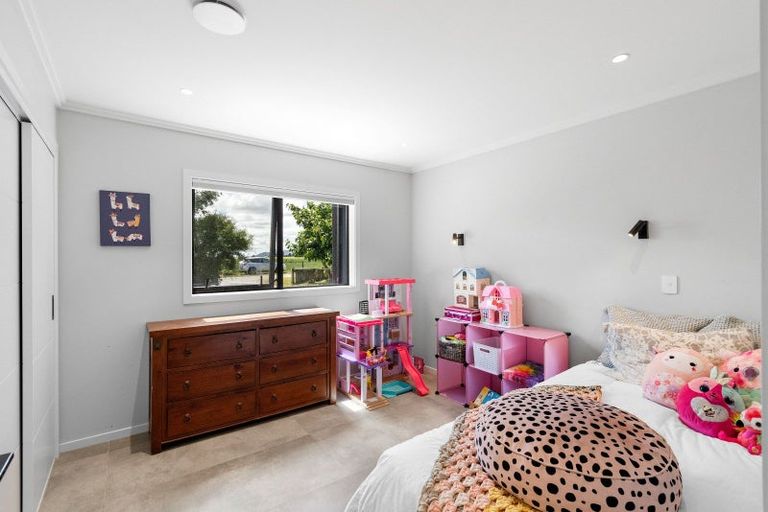 Photo of property in 324 Kimberley Road, Levin, 5571