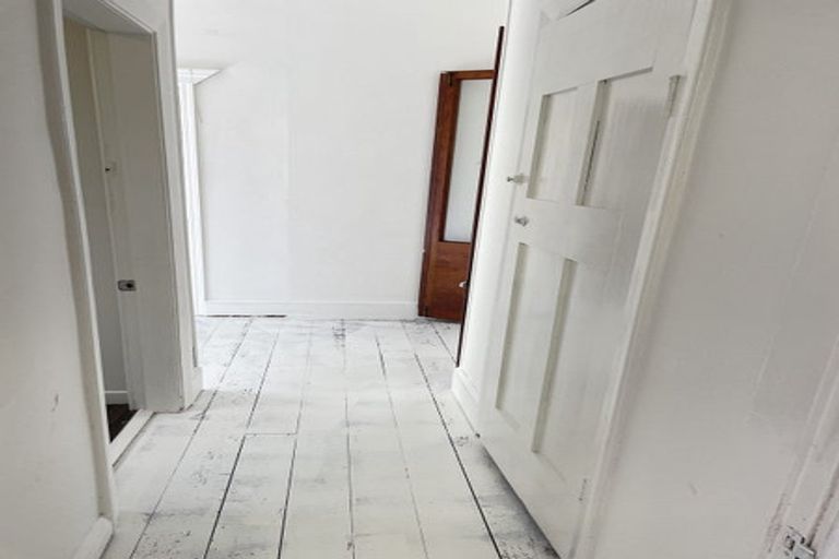 Photo of property in 9 Mortimer Terrace, Aro Valley, Wellington, 6021