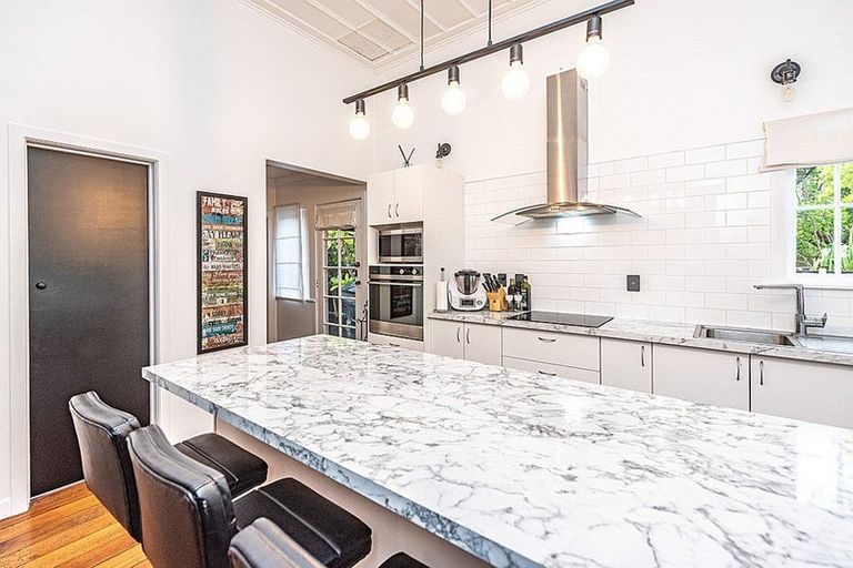 Photo of property in 24 Brassey Road, Saint Johns Hill, Whanganui, 4500