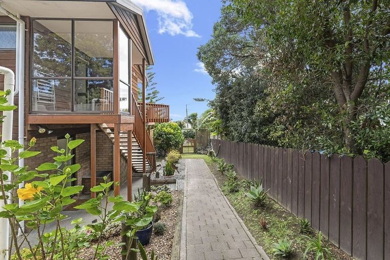 Photo of property in 4 Shakespear Road, Army Bay, Whangaparaoa, 0930