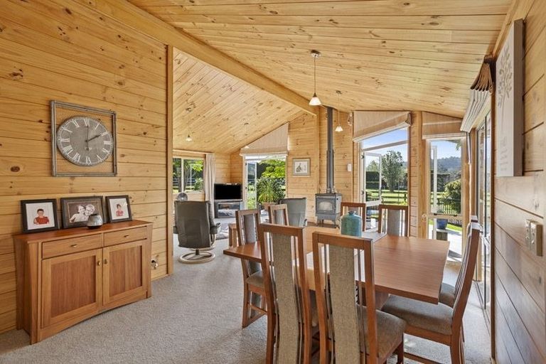 Photo of property in 136 Oraha Road, Kumeu, 0892