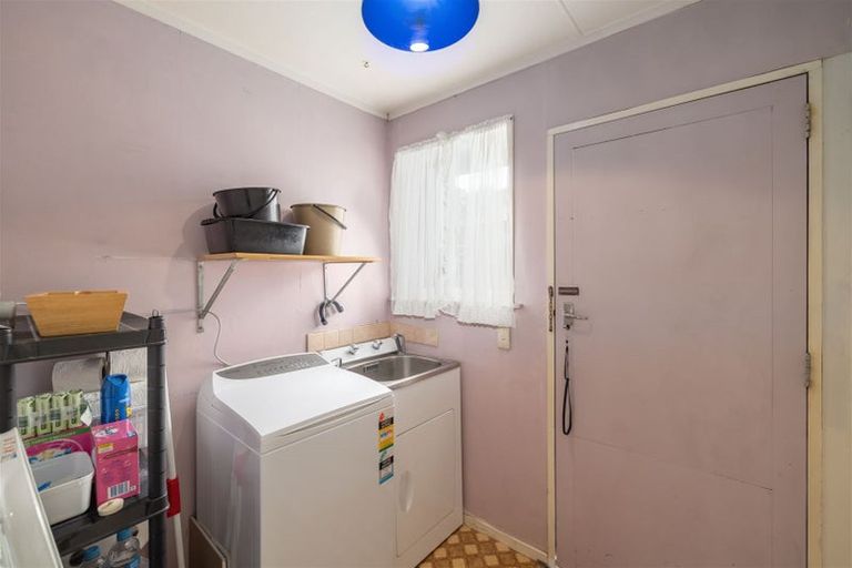 Photo of property in 12 Denniston Crescent, Redwood, Christchurch, 8051