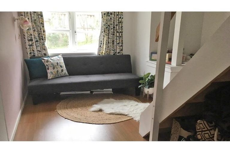 Photo of property in 2/199 Titirangi Road, Titirangi, Auckland, 0604