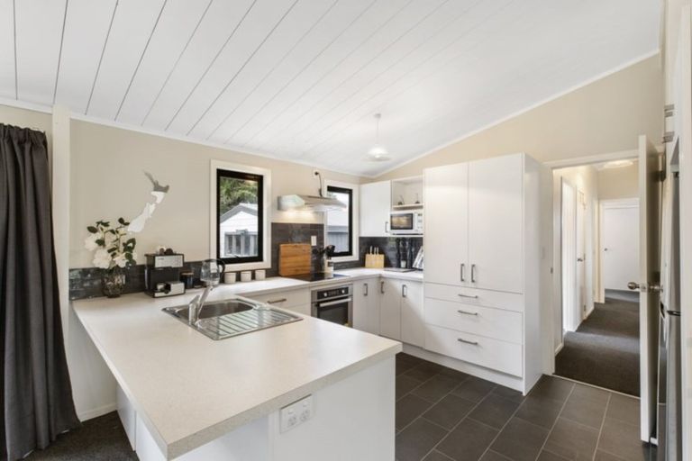 Photo of property in 1 Titoki Place, Pukete, Hamilton, 3200