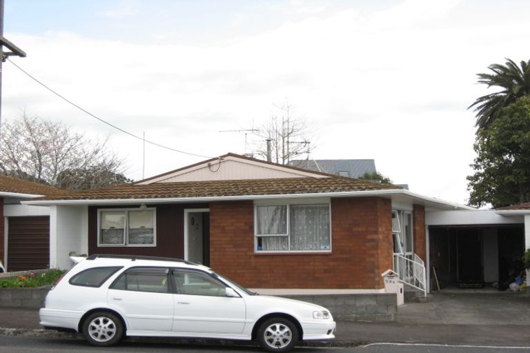 Photo of property in 54a Cutfield Road, New Plymouth, 4310