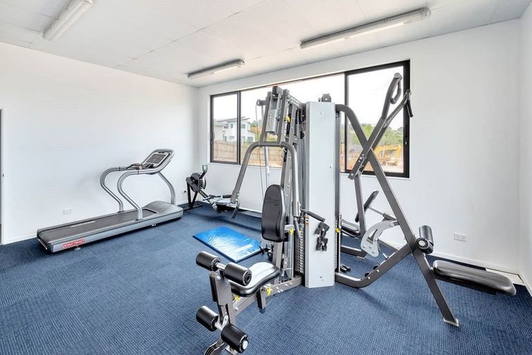 Photo of property in Apollo Apartments, 201/46 Rosedale Road, Rosedale, Auckland, 0632