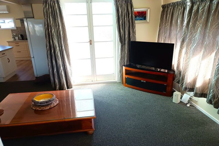 Photo of property in 50 Queen Street, Westport, 7825