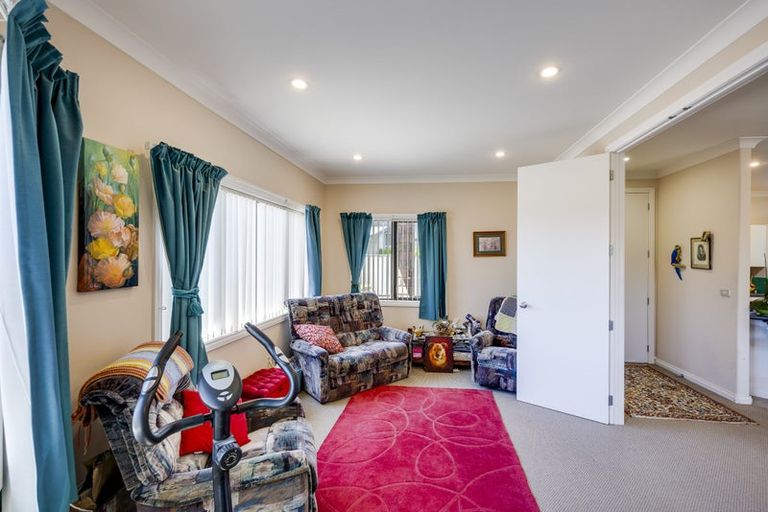 Photo of property in 18 Portland Place, Poraiti, Napier, 4112