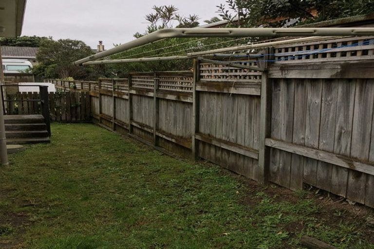 Photo of property in 70 Toi Street, Otaki Beach, Otaki, 5512