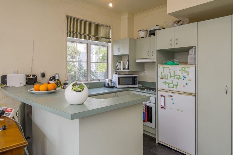 Photo of property in 32 Pipitea Street, Thorndon, Wellington, 6011