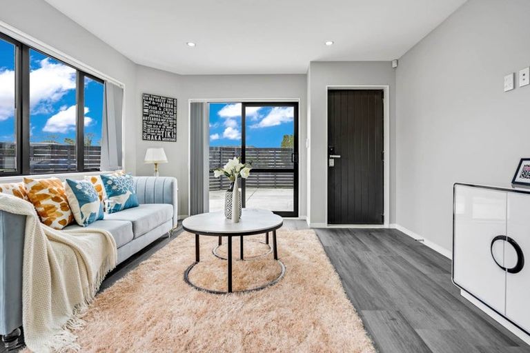 Photo of property in 12 Sheralee Place, Bucklands Beach, Auckland, 2014