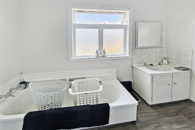 Photo of property in 5 Wilkie Street, Whanganui East, Whanganui, 4500