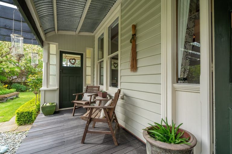 Photo of property in 22 Mckenzie Street, Geraldine, 7930