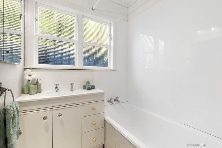 Photo of property in 17 Norwich Street, Wadestown, Wellington, 6012