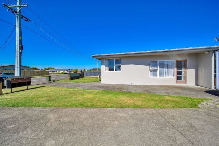 Photo of property in 1/15 Rimu Street, New Lynn, Auckland, 0600