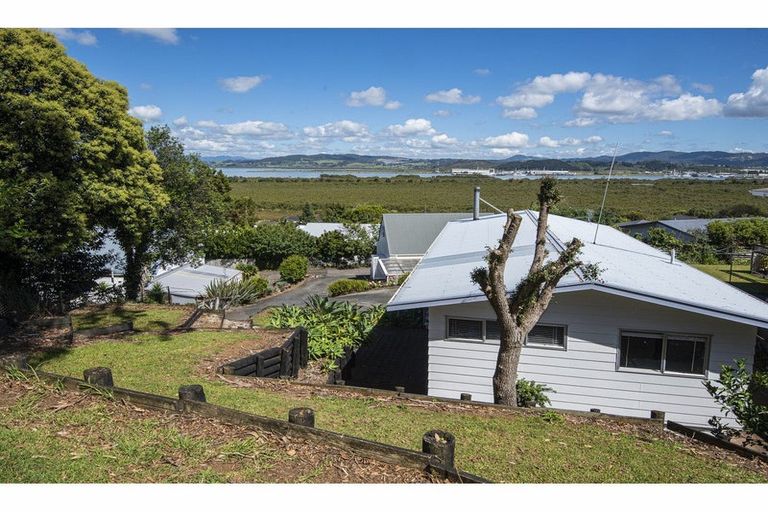 Photo of property in 33 Raumati Crescent, Onerahi, Whangarei, 0110