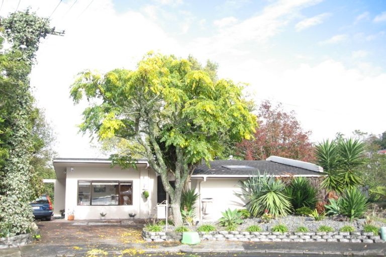 Photo of property in 29 Colmar Road, Mellons Bay, Auckland, 2014